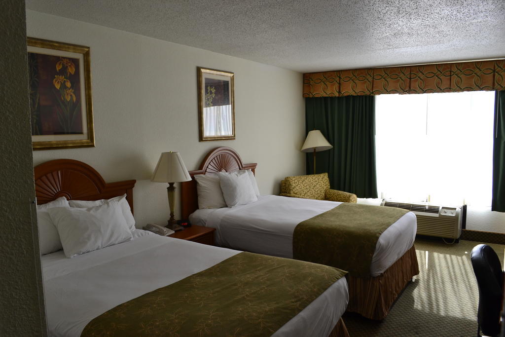 Jameson Inn & Suites Боулинг Грийн Екстериор снимка