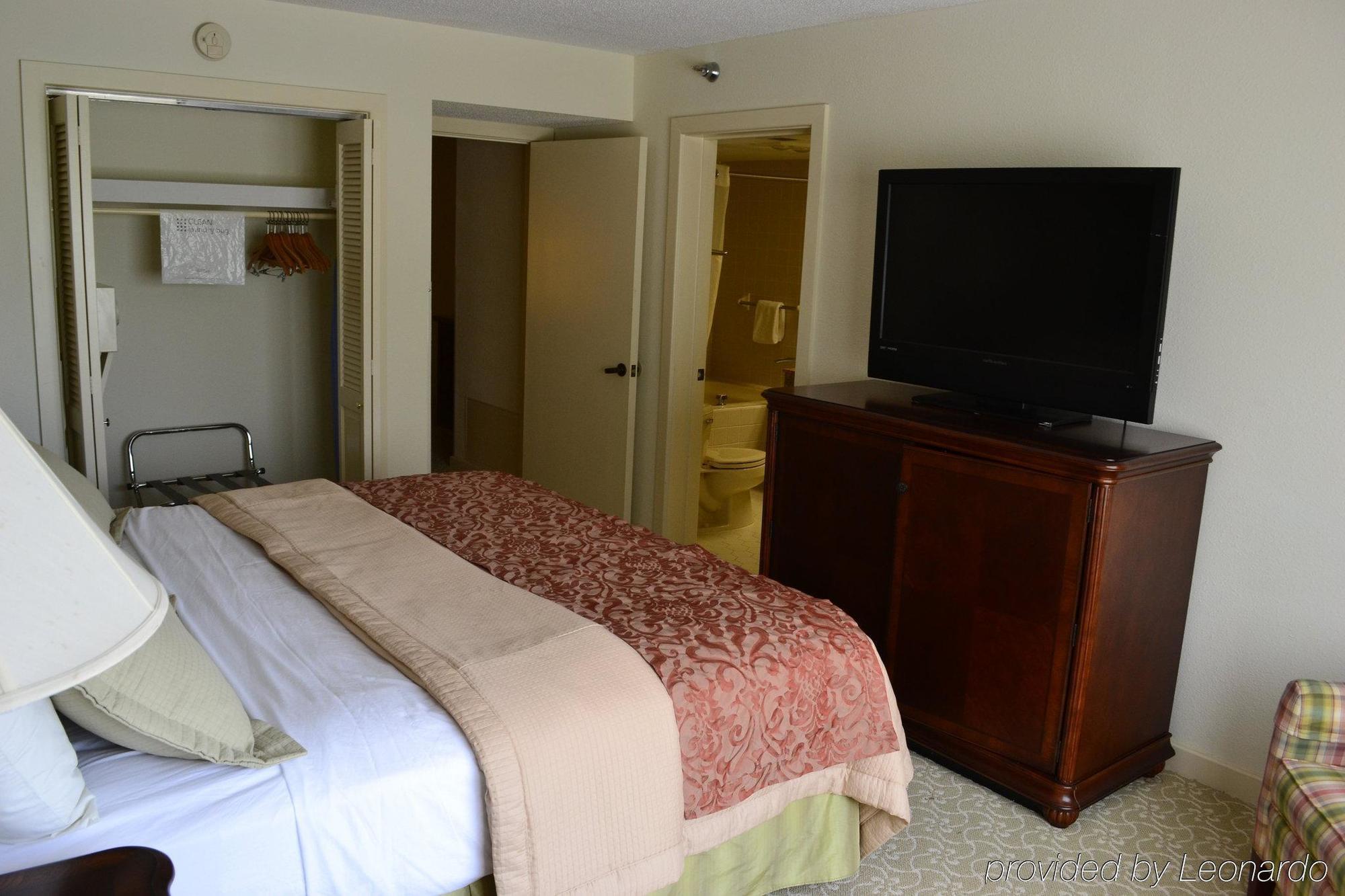 Jameson Inn & Suites Боулинг Грийн Екстериор снимка
