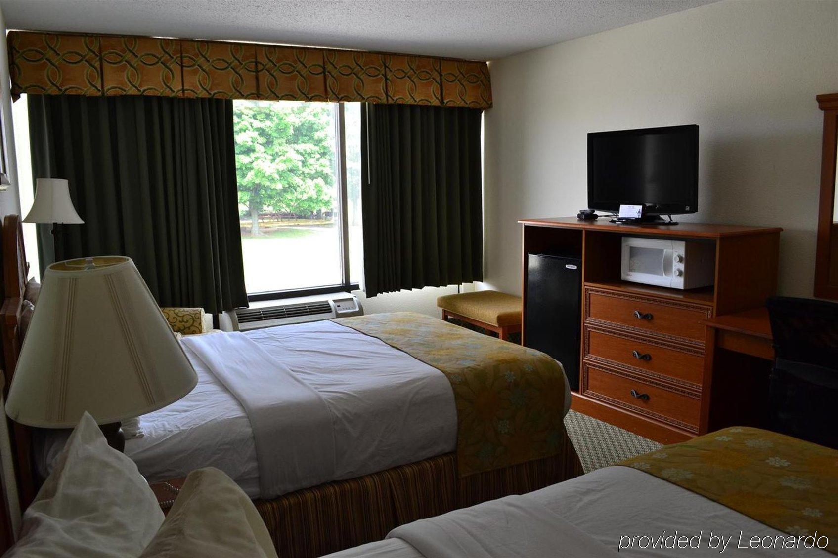 Jameson Inn & Suites Боулинг Грийн Екстериор снимка