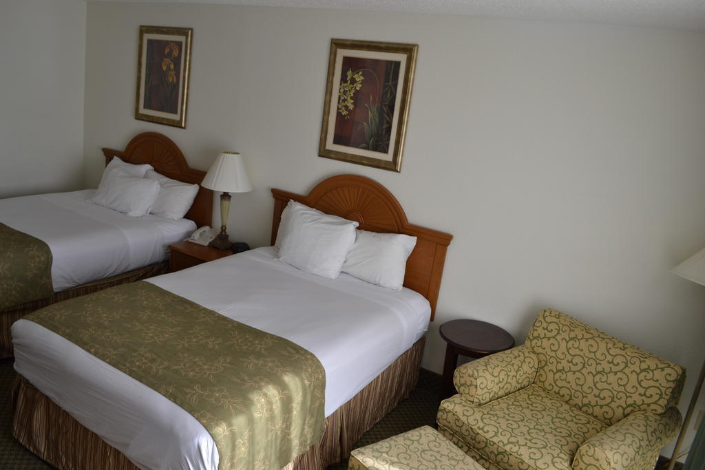 Jameson Inn & Suites Боулинг Грийн Екстериор снимка