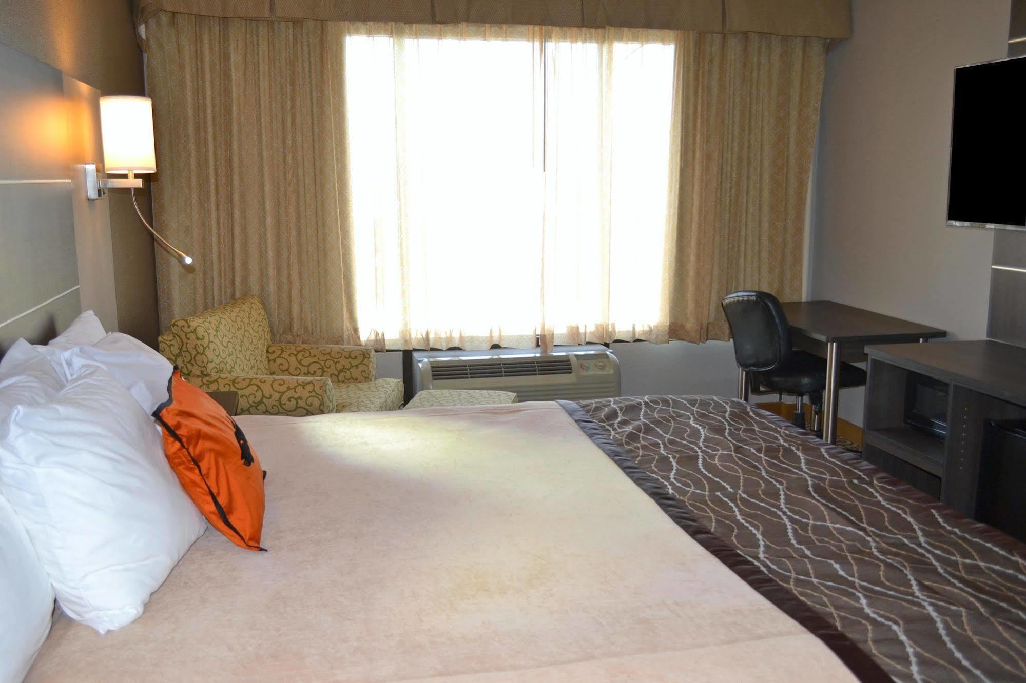 Jameson Inn & Suites Боулинг Грийн Екстериор снимка