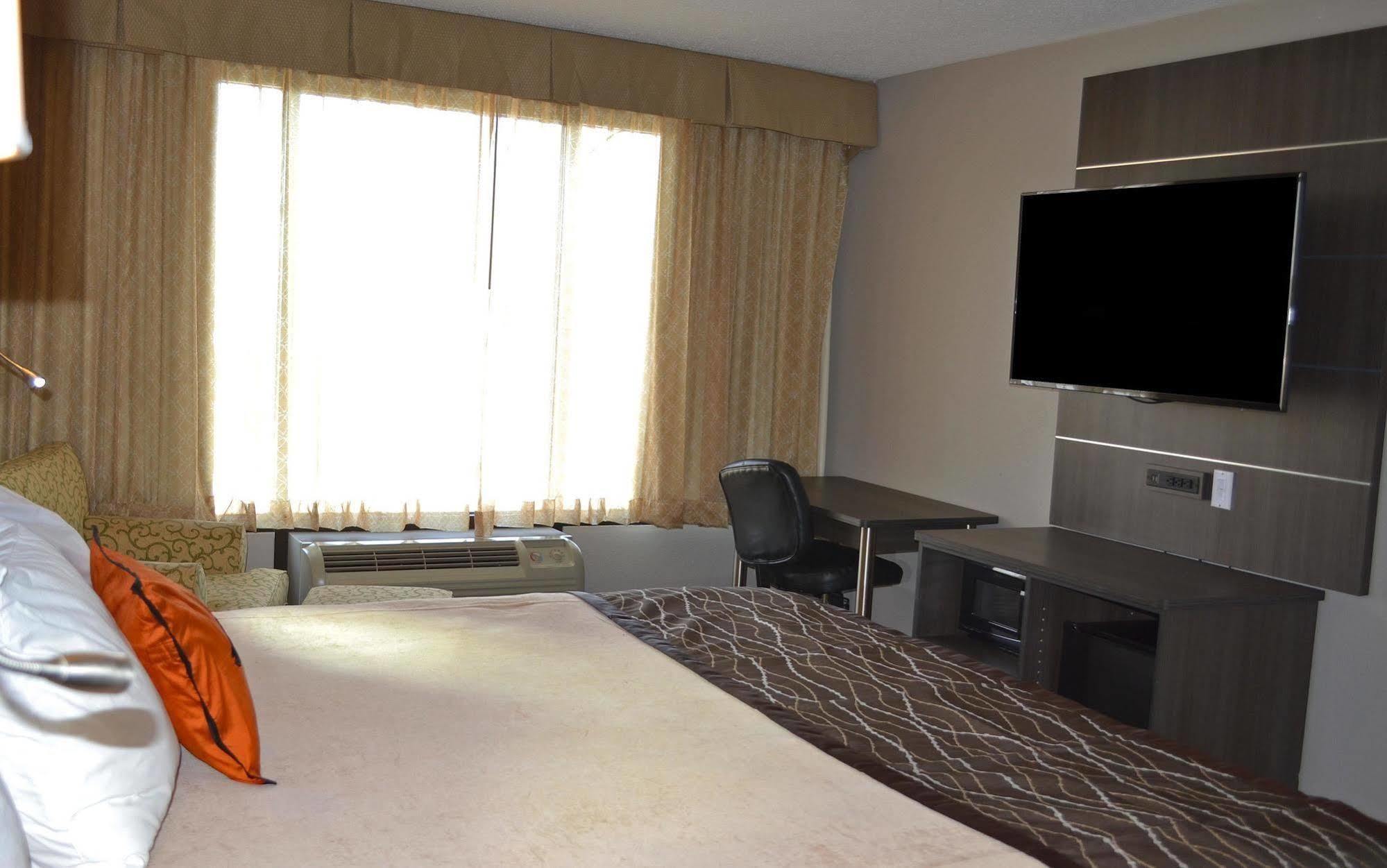 Jameson Inn & Suites Боулинг Грийн Екстериор снимка